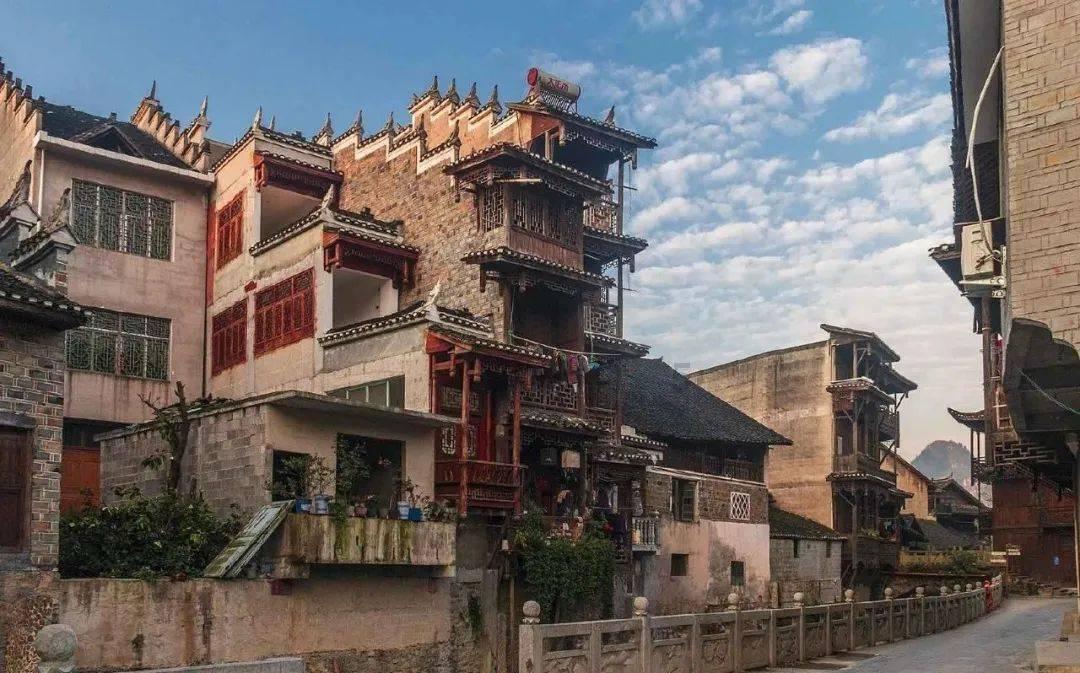 鲜奶运输车找不同